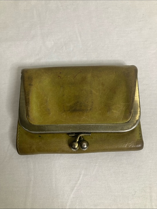 HOBO Handbags - HOBO Olive-Toned Green Leather Kiss-Lock Wallet